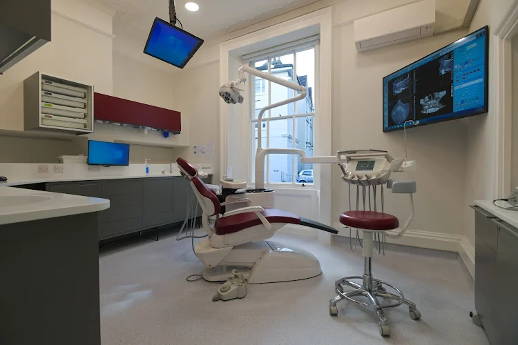 Oakfield Dental - Dental clinic in Bristol