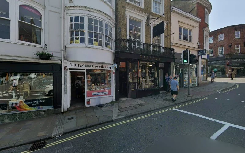 Dentist Winchester - Cosmetic dentist in Winchester