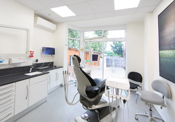 Frays Dental Education - Dental school in Uxbridge