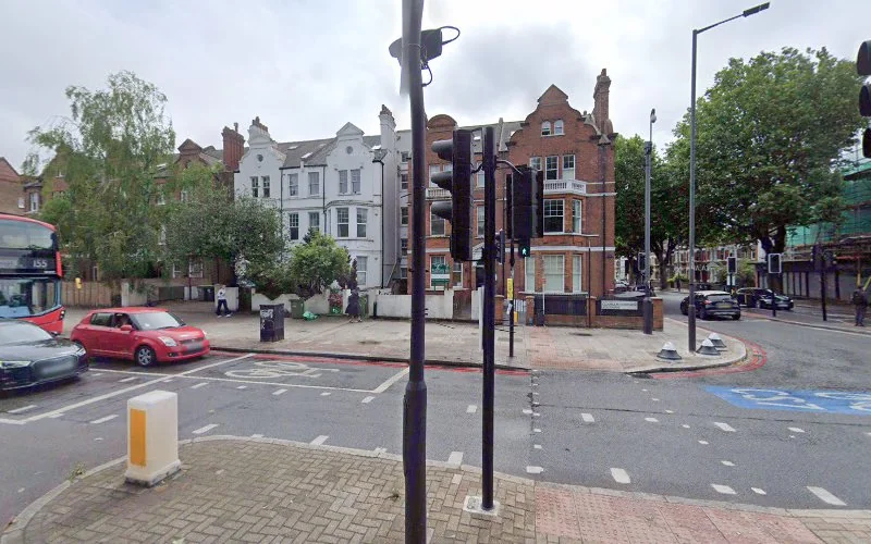 Robert Hero - Dentist in London