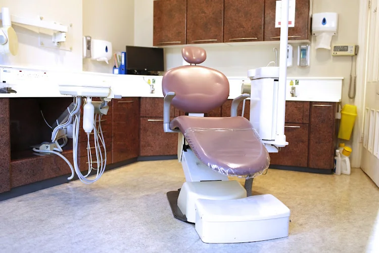 Lovat House Dental Specialist, Implant & Aesthetic Care - Dental implants periodontist in Cheltenham