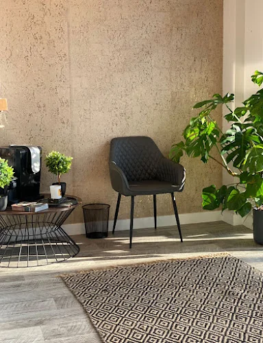 Dr Suchi Vaidya BDS - Dentist in Corby