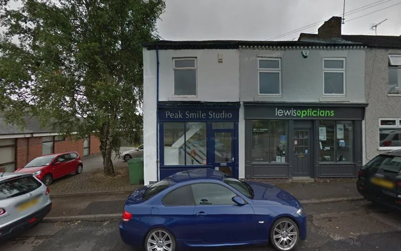 Serrano Rittig - Dentist in Chesterfield