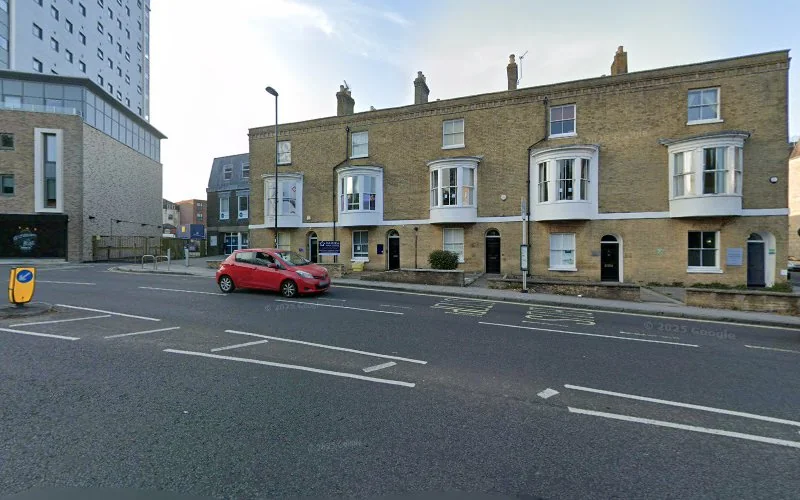 Dr. Gursimar Sekhon - Dentist in Southampton