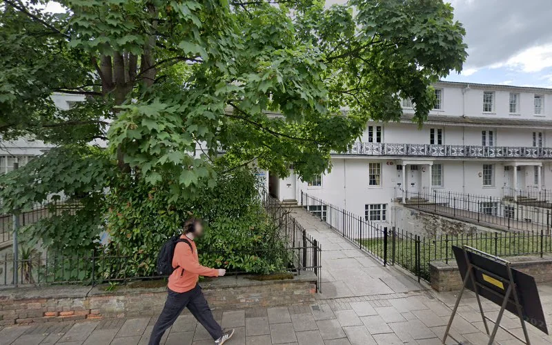 Mokhtari M - Dental clinic in Bedford