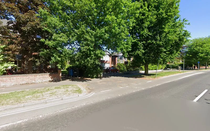 Dr R Lall - Oak Mount Dental - Dentist in Manchester