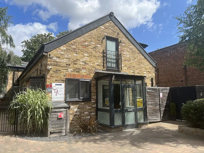 Courtyard Dental + Implants - Dental clinic in Hampton