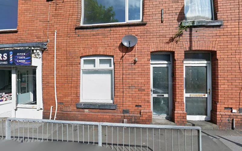 Resteghini S J - Dental clinic in Swansea