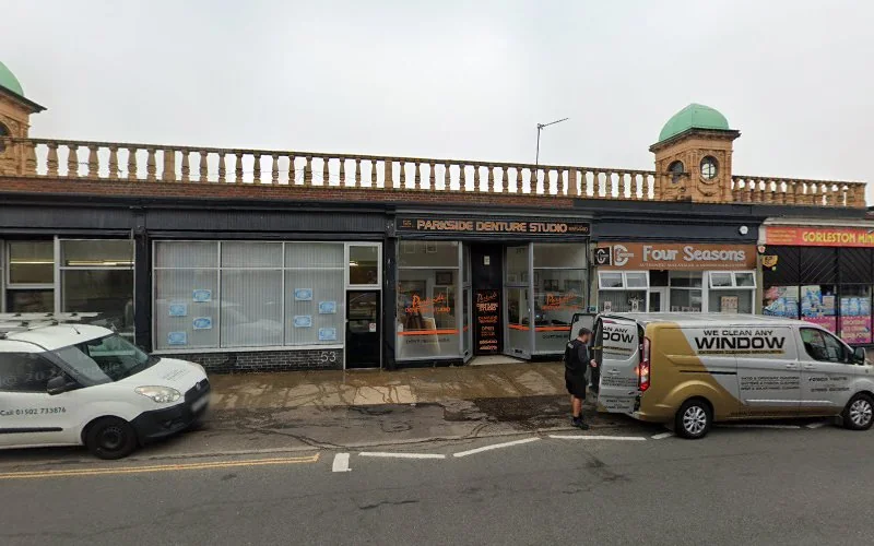 Parkside Denture Studio Ltd - Dental laboratory in Great Yarmouth