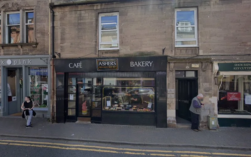 Bo N - Dentist in Nairn