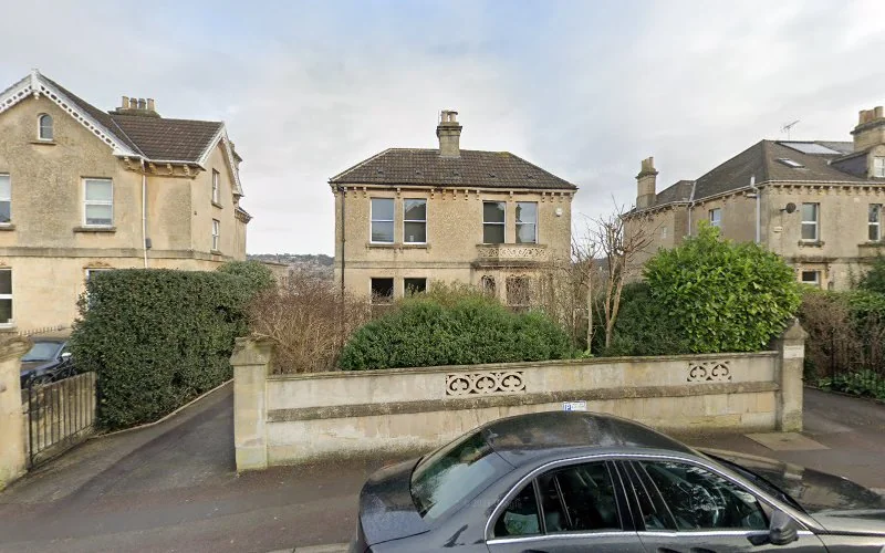 Lyndhurst Dental Practice - Dental clinic in Bath