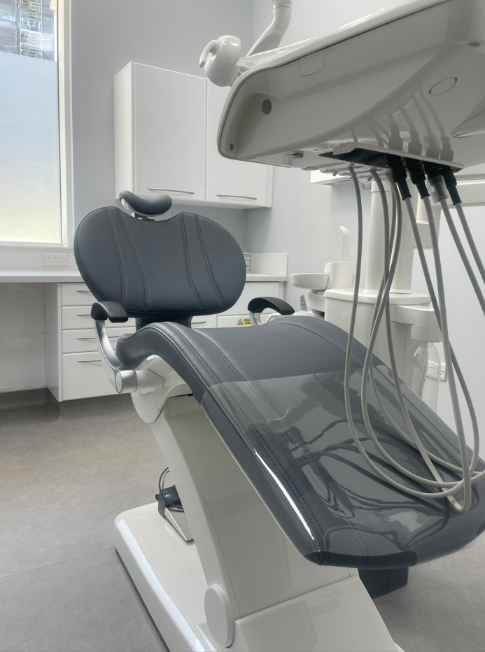 M Dental Greenwich - Photo 2