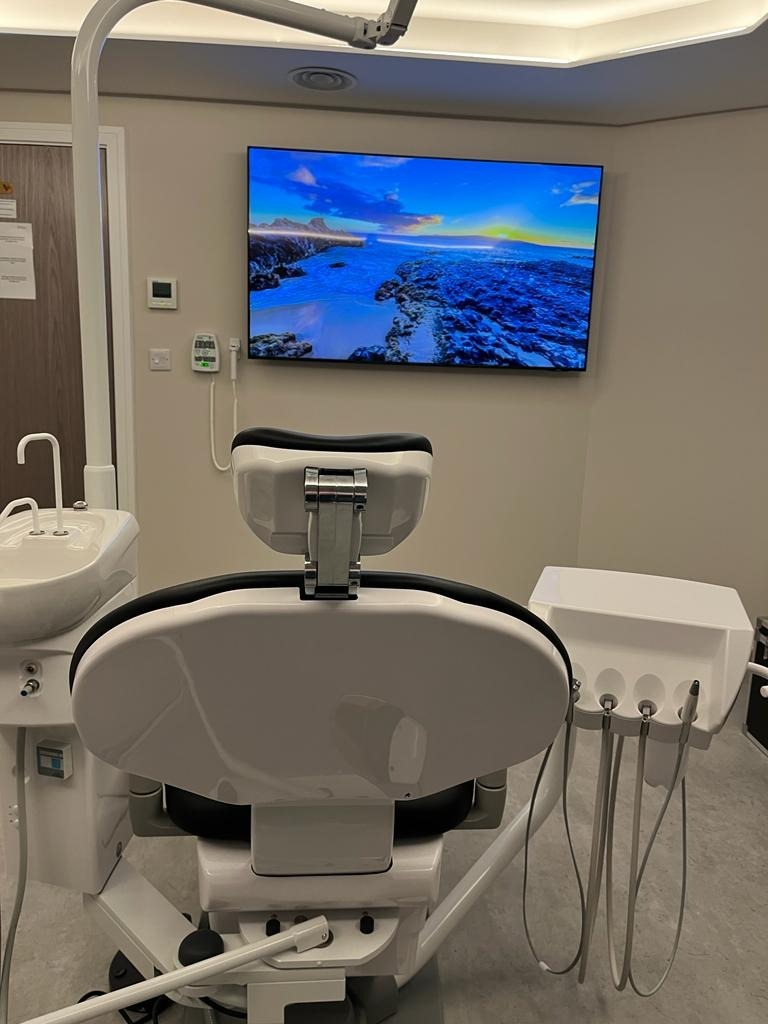 The Dental Lounges - Dentist in Wimbledon - Photo 2